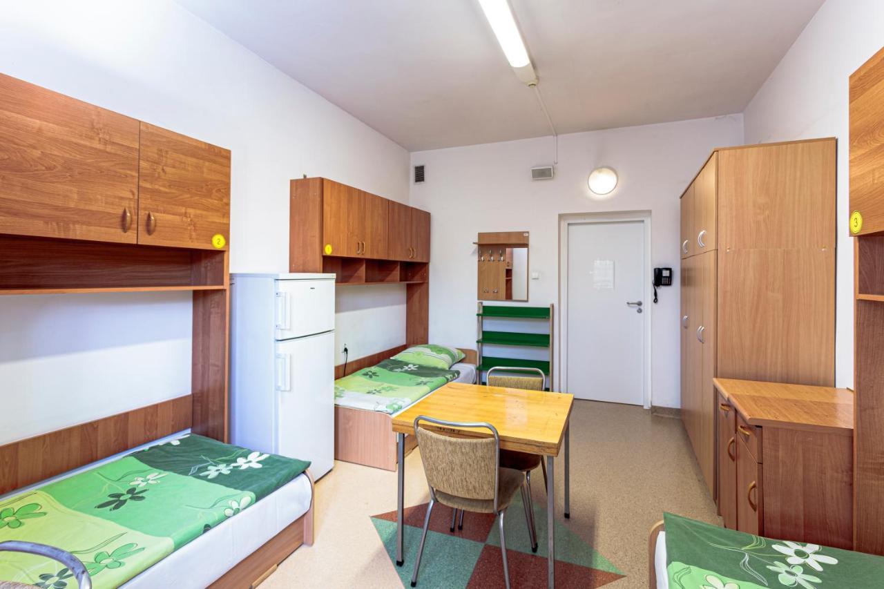 Dizzy Daisy Hostel Wrocław Kültér fotó